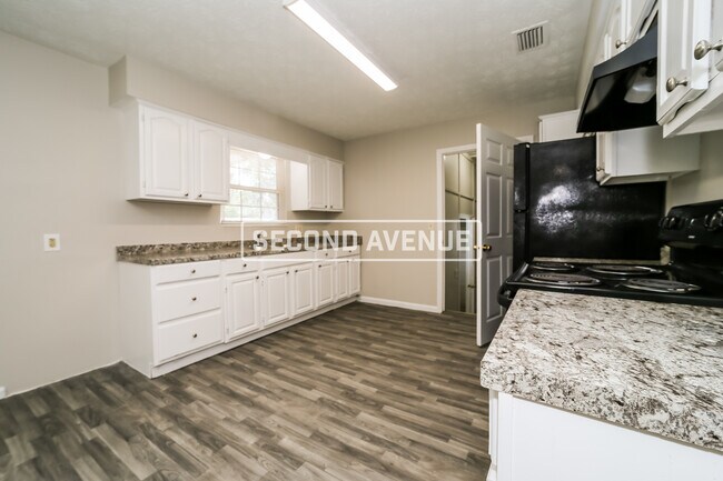Building Photo - 6914 Vermillion ST
