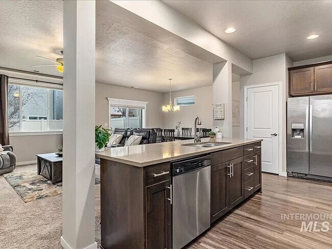 Foto del edificio - Beautiful Meridian Home Featuring 4 Bed, 3...