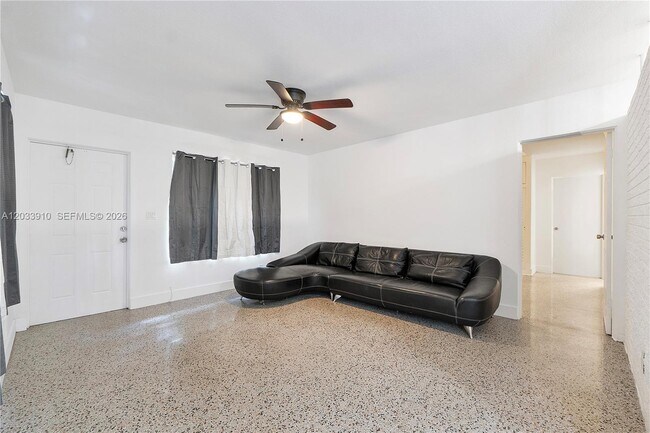 Foto del edificio - 1821 SW 11th Ct
