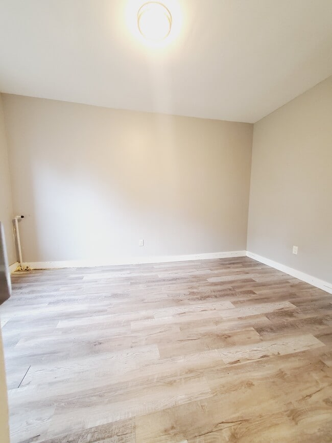 6 Bergen Ave 12 - 12 Bergen Ave