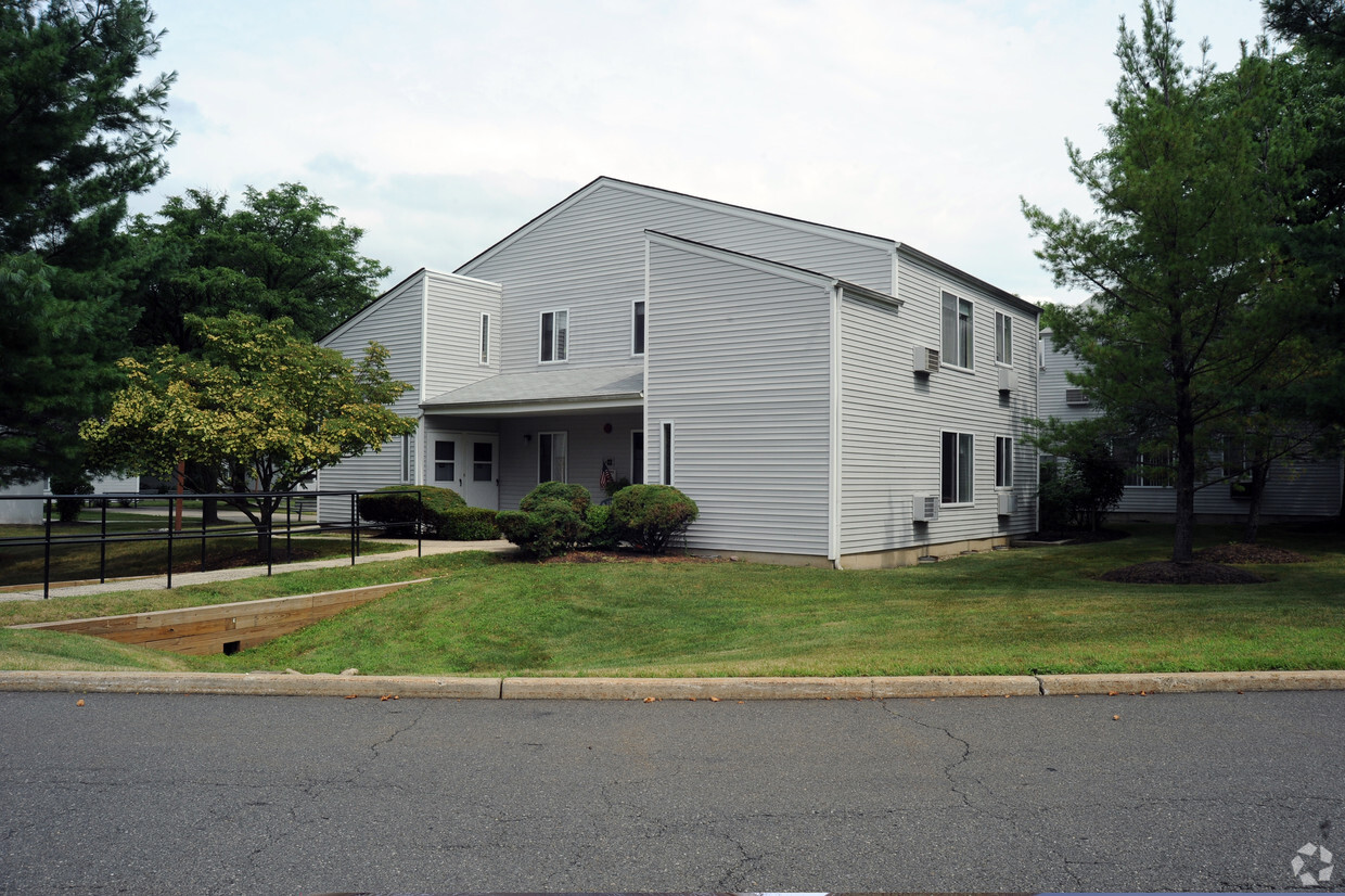 Primary Photo - Schoolhouse Road Estates