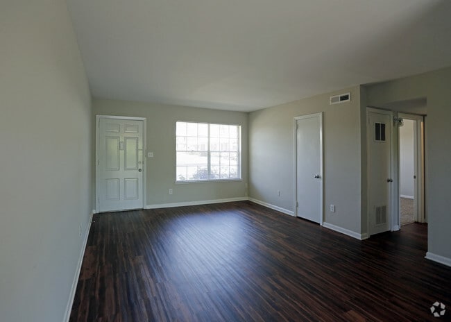 ¡Pisos de madera noble! - Chastaine Park Apartments