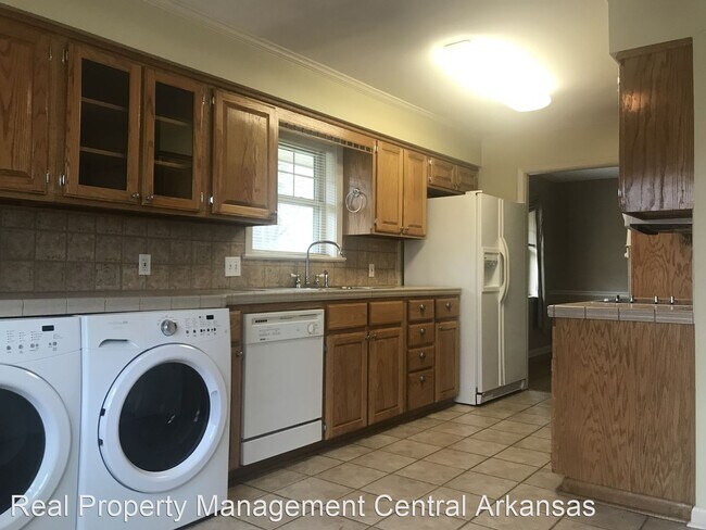 Building Photo - 4 br, 2 bath House - 323 Auburn Dr.
