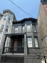 Building Photo - 22 GRACE St