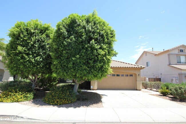 Foto del edificio - 8166 W Rose Garden Ln