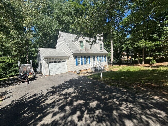 Foto del edificio - 6252 Adams Hunt Dr