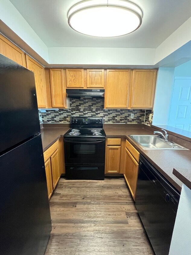 Foto principal - ONE BEDROOM ONE BATHROOM !! WITH LAKE VIEW...