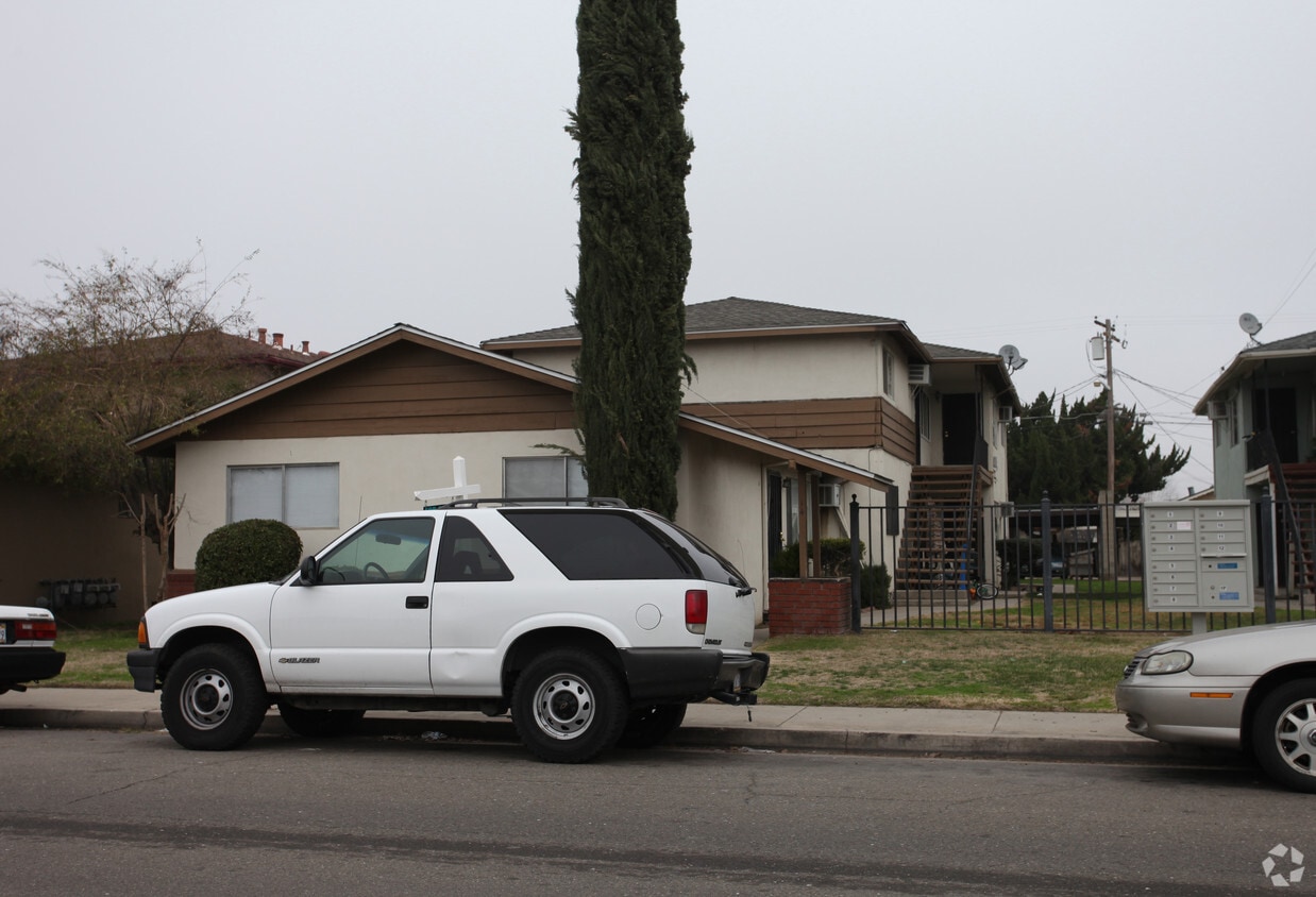 Building Photo - 141 Starr Ave