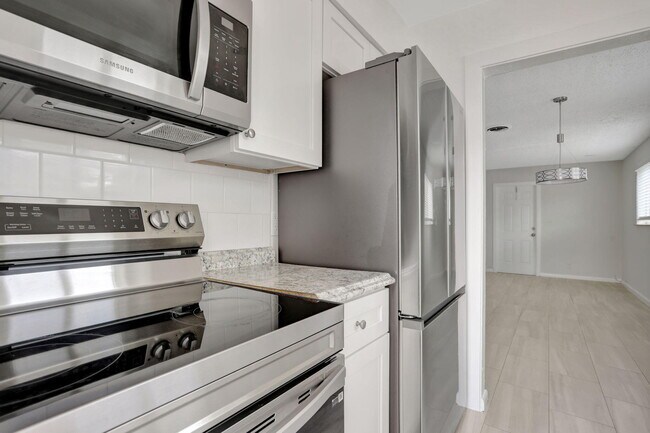 Foto del edificio - 3221 NE 7th Ave