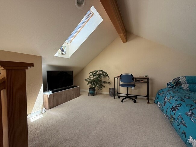 Building Photo - Coming Soon!  1 bed Condo with Loft