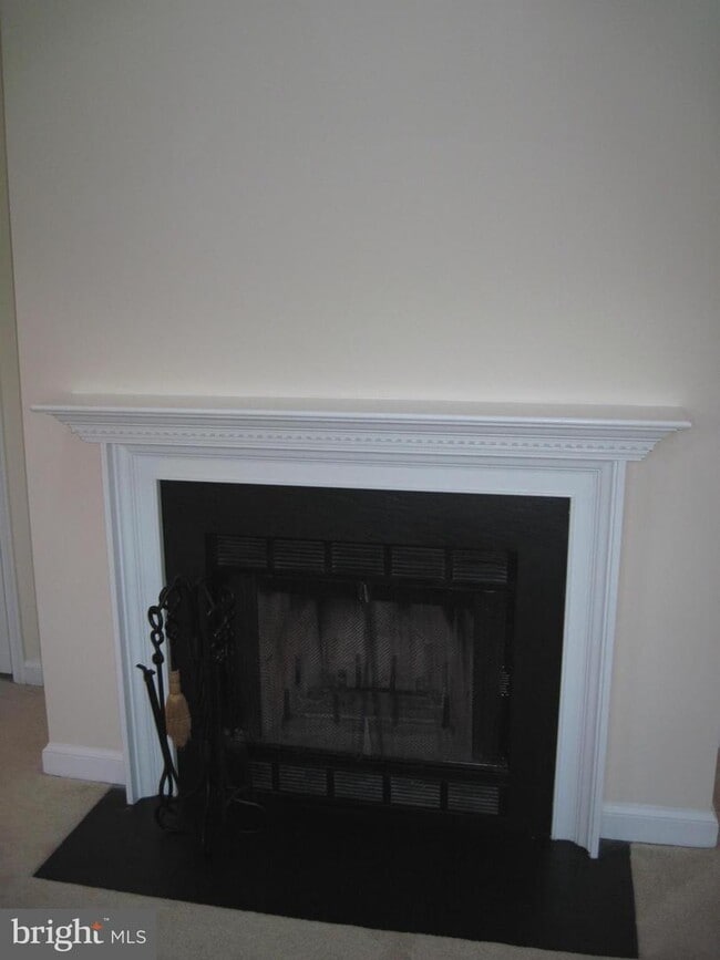Building Photo - 2107 N Taft St