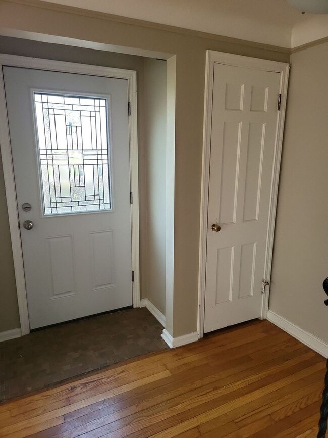 Building Photo - Beautiful Spacious Home in Lyndhurst