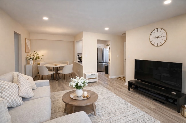 Building Photo - 318A Delancey Pl