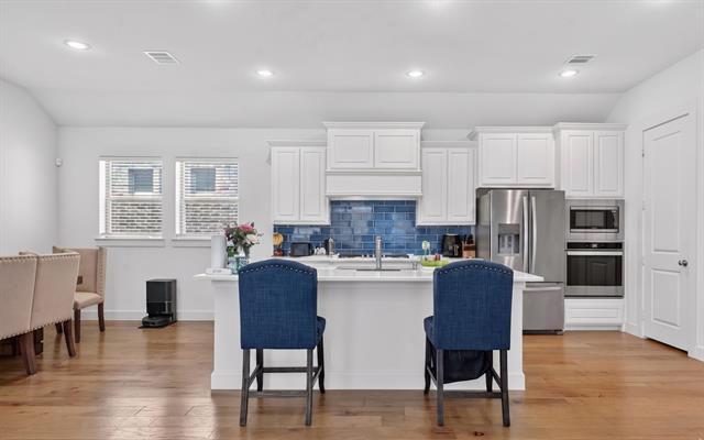 Foto del edificio - 4876 Connor Pl