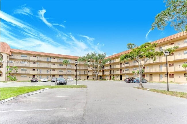 Building Photo - 6301 N Falls Cir Dr