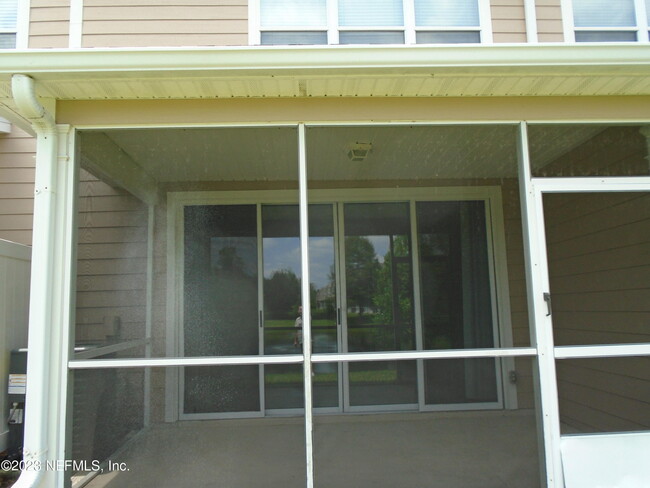 Foto del edificio - 4142 Highwood Dr