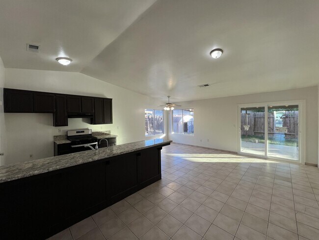 Foto del edificio - 321 Reynosa Ave