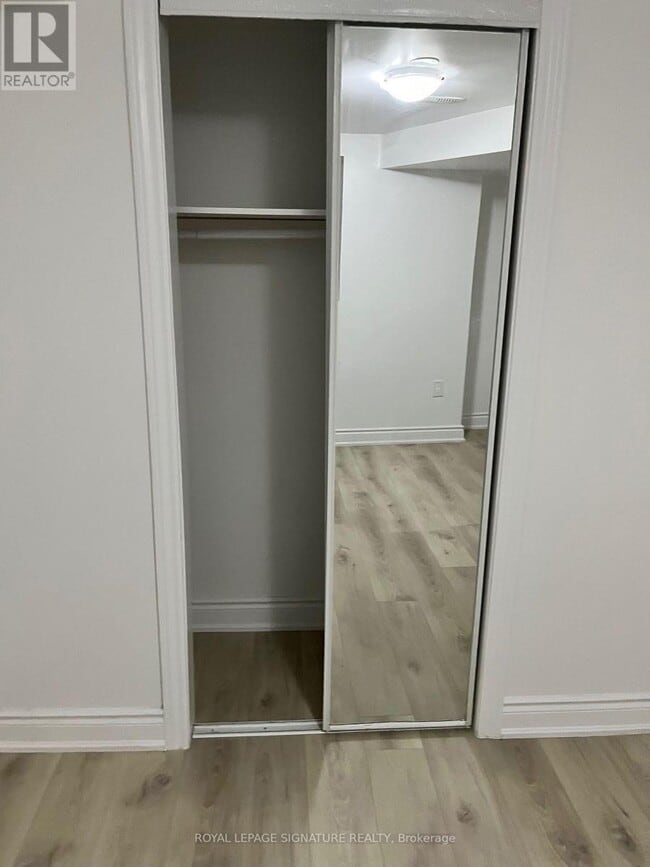 Building Photo - 5174 Sundial Ct