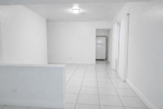 Foto del edificio - Beautiful 4BR Rental in Franklin Park – Spacious Yard & Prime Location