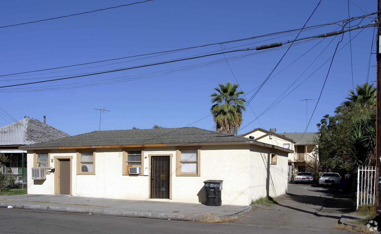 Primary Photo - 729-731 Perris St
