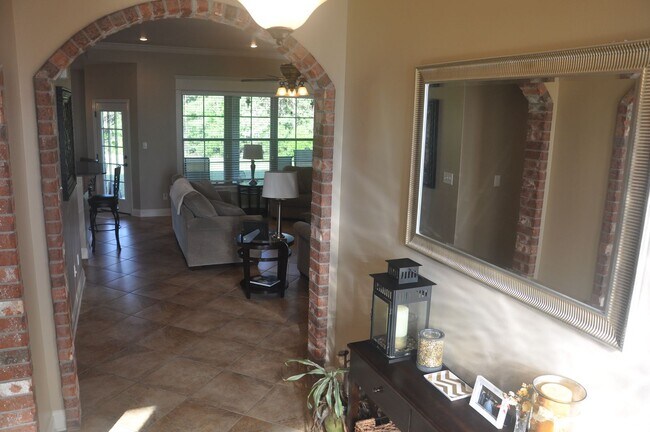 Foto del edificio - 560 Hickory Ridge Rd