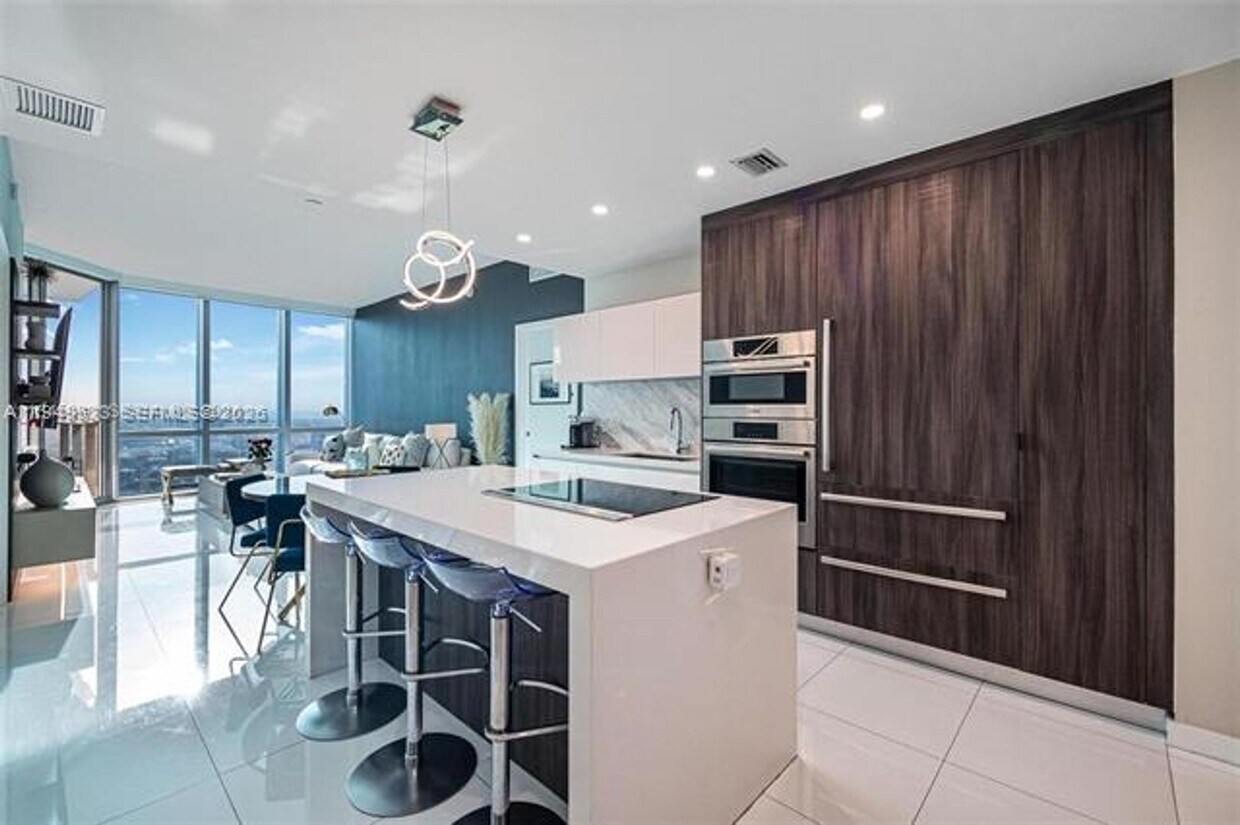 Photo - 851 NE 1st Ave # 4108 (A11949533)