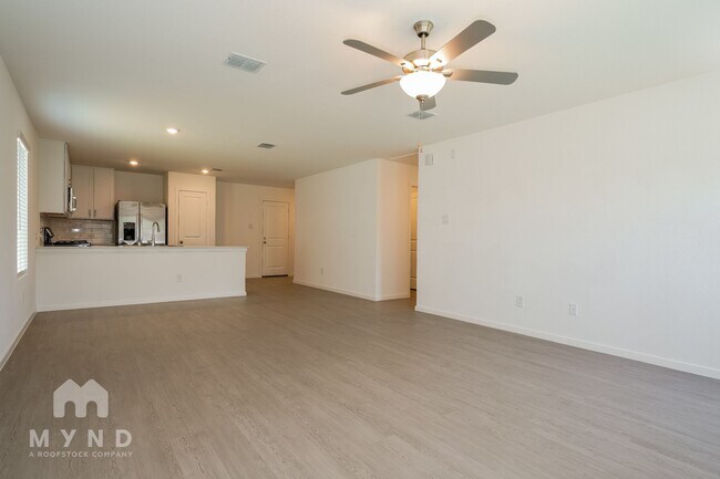 Building Photo - 2712 Mistwood Dr