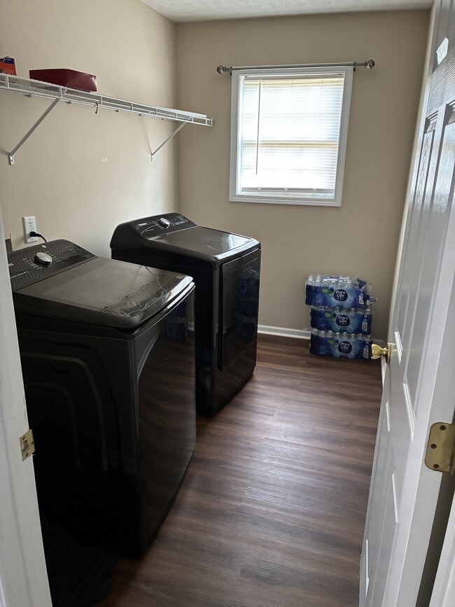 Building Photo - 233 Cobblestone Ln