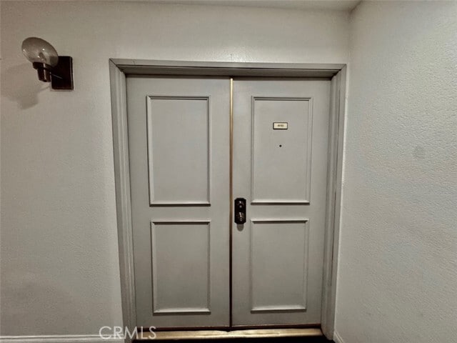 Primary Photo - 225 N Rose St