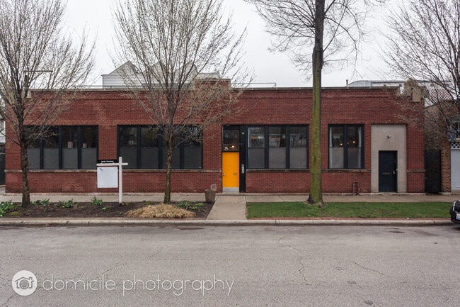 Building Photo - 3312 N Ravenswood Ave