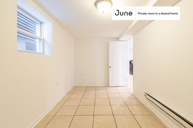 Foto del edificio - Room in Shared 3 bed/1 bath home