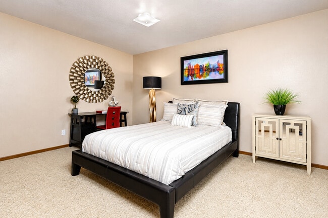 Building Photo - Stone Pointe Apartments