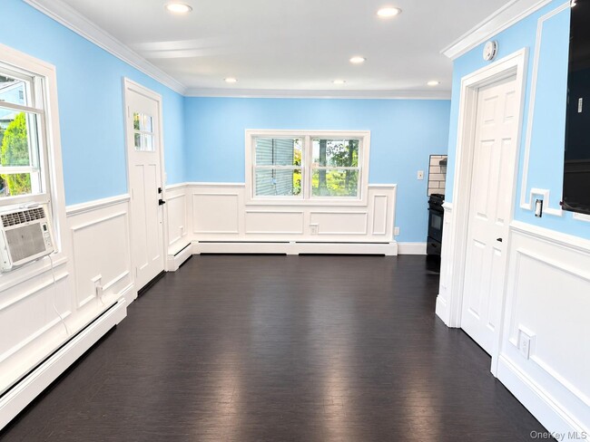 Building Photo - 305 Smithtown Blvd