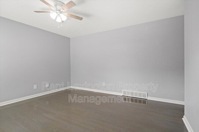 Building Photo - 521 Folkstone Dr