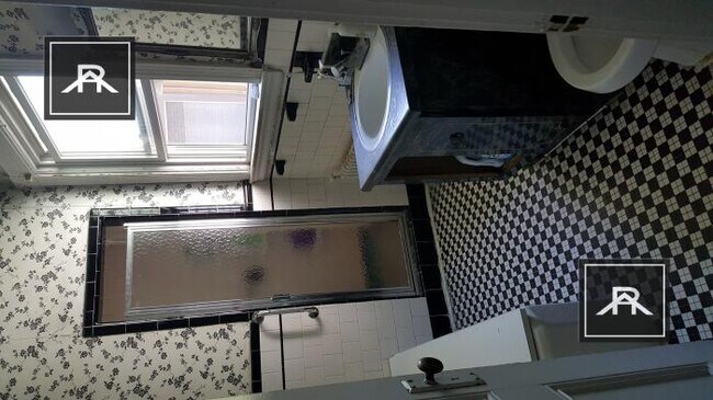 Building Photo - 3 bedroom in Brookline MA 02135