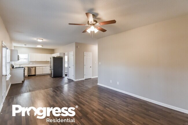 Building Photo - 19 Woodlake Dr