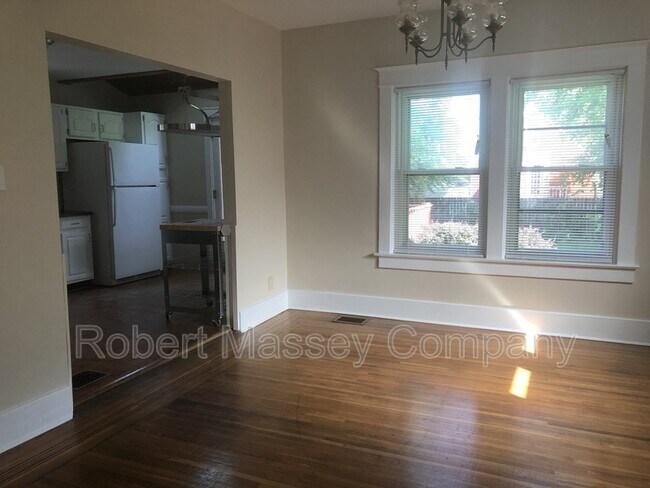 Foto del edificio - 841 Melford Ave