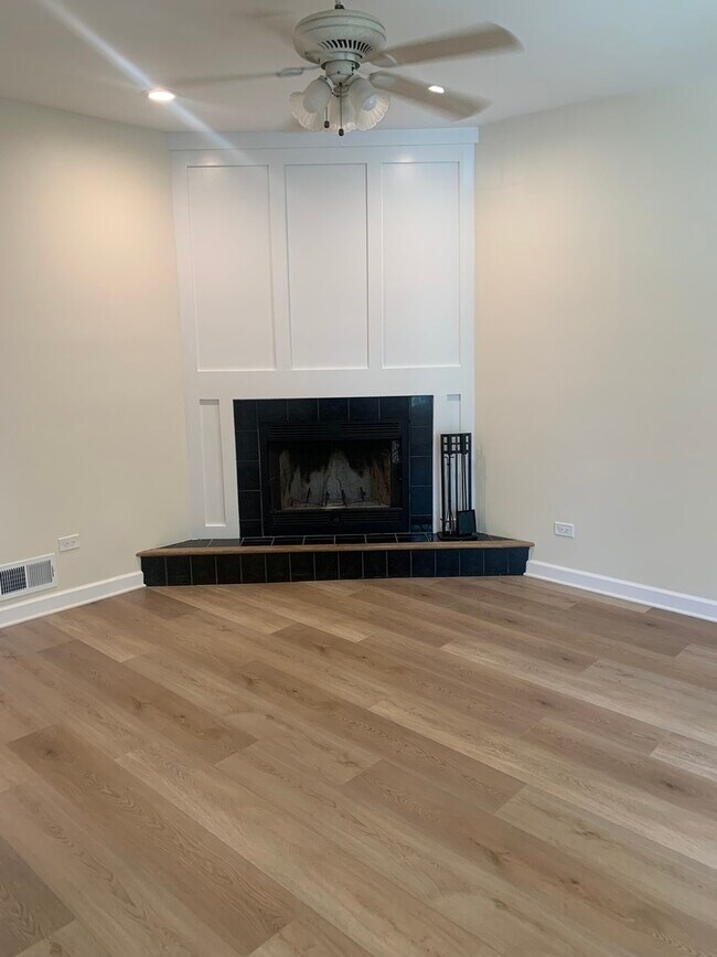 Foto del edificio - 2437 N Talman Ave