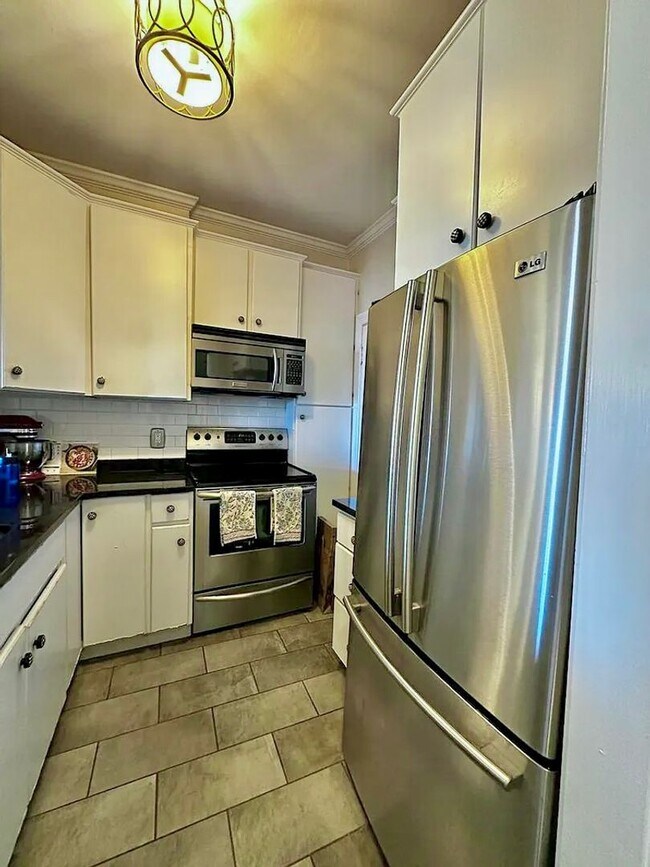 Foto del edificio - Spacious Back Bay 1 Bed w/ Common Outdoor ...