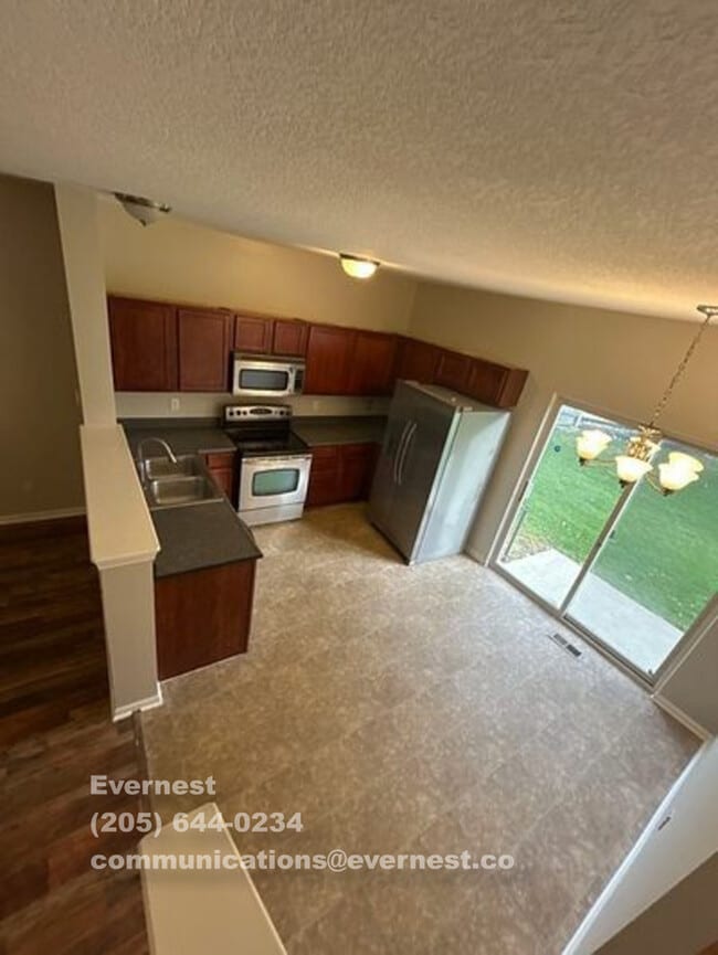 Building Photo - 1208 Green Dr