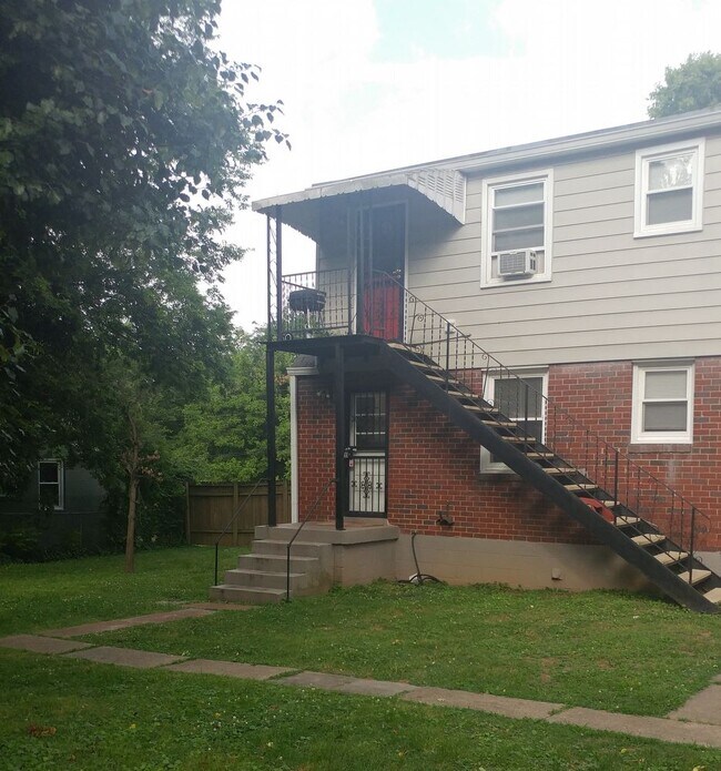 Building Photo - 1105 N 14th St