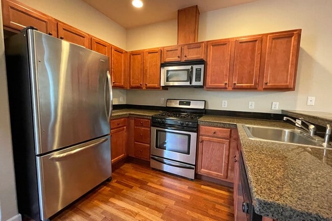 Building Photo - Lovely Concordia Home with Washer/Dryer, A...