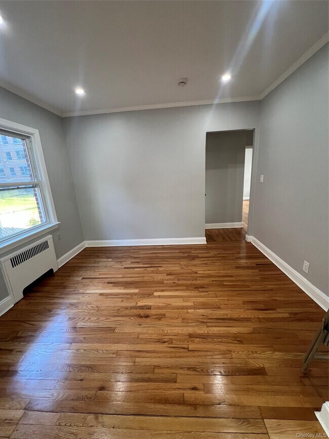 Foto del edificio - 170-31 Grand Central Pkwy