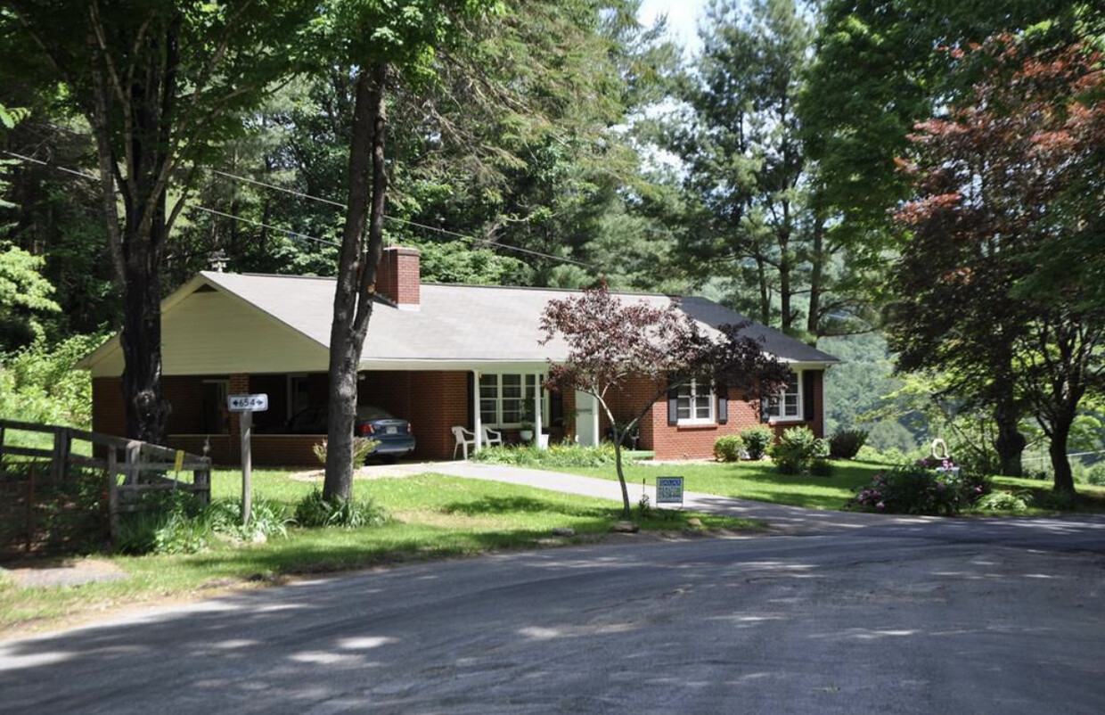 Primary Photo - 2303 Peach Bottom Rd