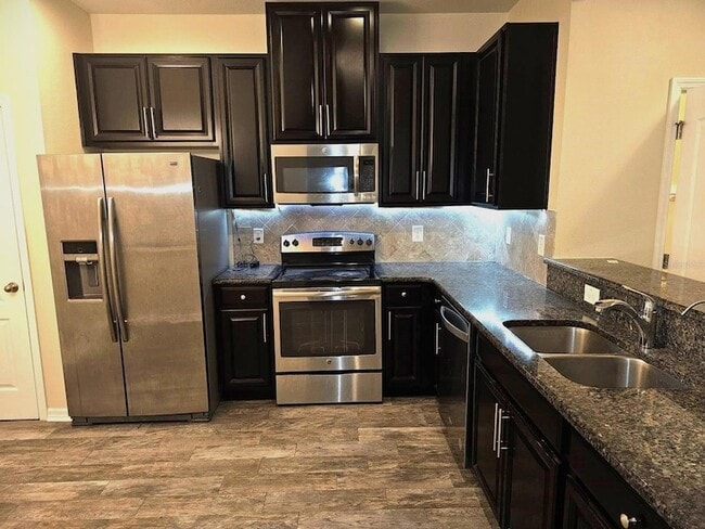 Building Photo - 5115 Bay Isle Cir