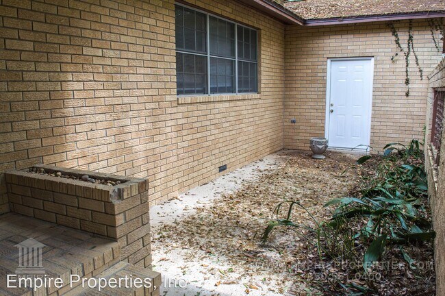 Foto del edificio - 4 br, 2 bath House - 4221 Kingswood Drive