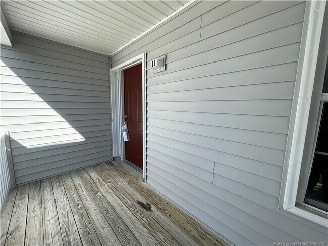 Building Photo - 267 Waterdown Dr