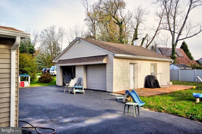 Building Photo - 21 Crumley Ave