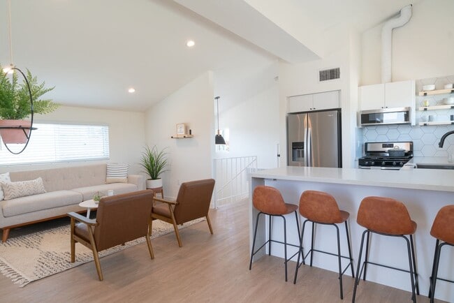 Interior Photo - 22-24 Park Ave