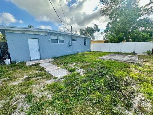 Foto del edificio - 6034 SW 39th St